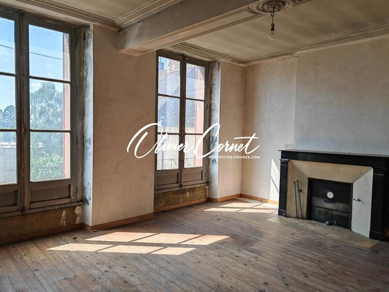 Maison - 298 m² - 11 pièces