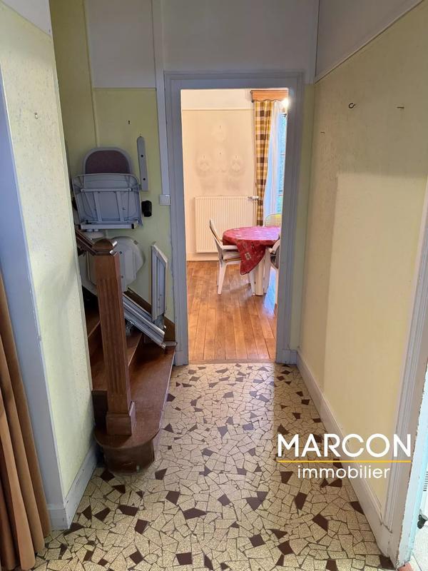 Maison - 138 m² - 9 pièces