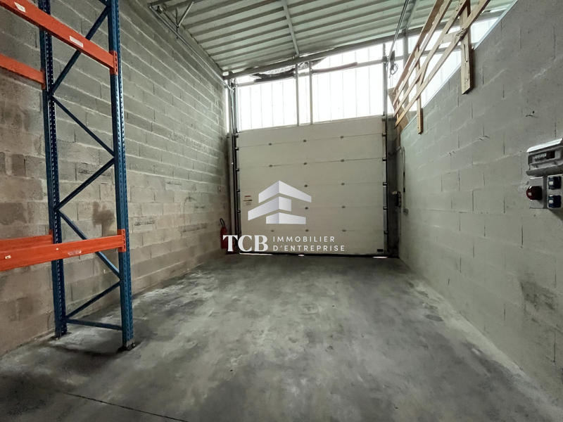 Local d'activités - 334 m²