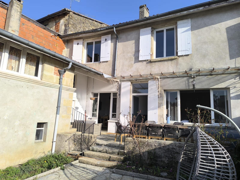 Maison - 245 m² - 7 pièces