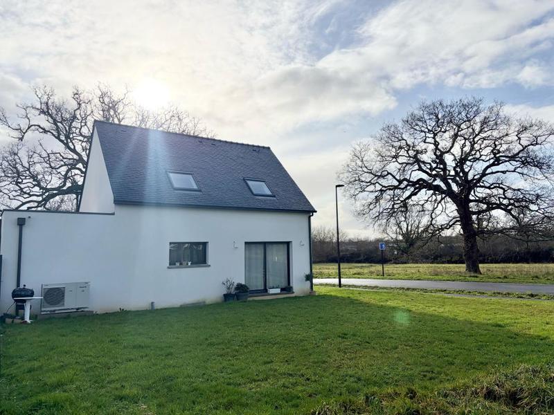 Maison - 96 m² - 5 pièces