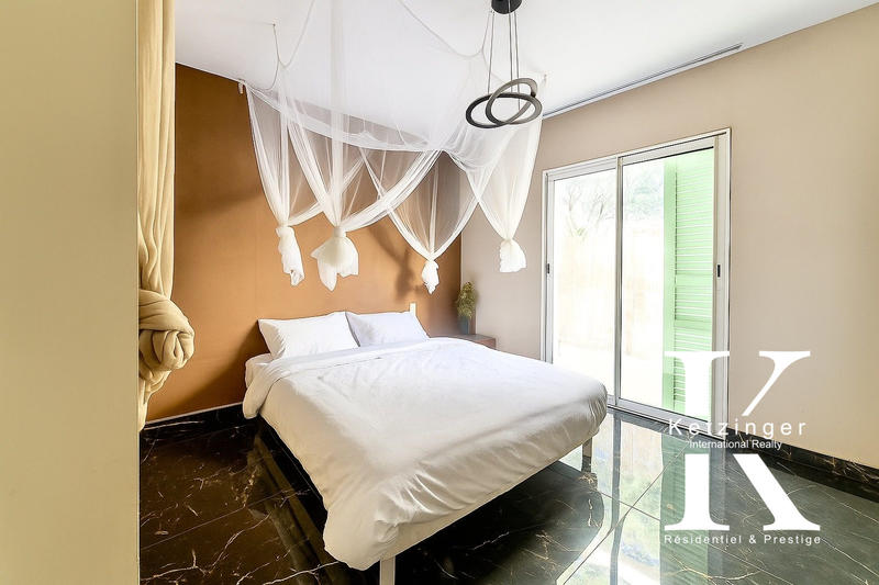 Maison - 249 m² - 8 pièces