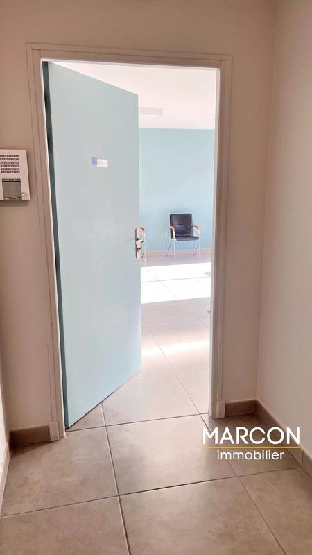 Local d'activités - 102 m² - 3 pièces