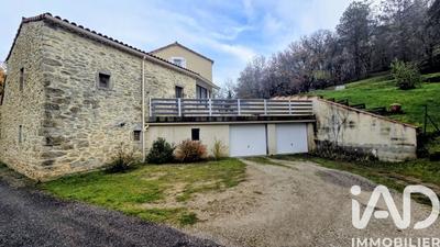 Maison - 132 m² - 3 pièces