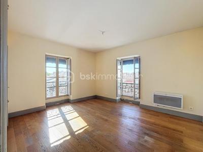 Appartement - 81 m² - 4 pièces