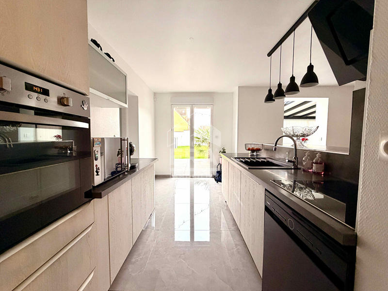 Maison - 145 m² - 6 pièces