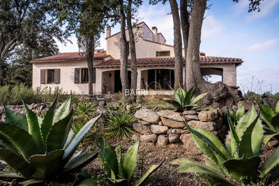 Maison traditionnelle - 183 m² - 9 pièces