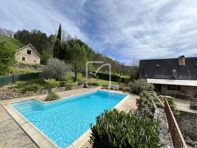 Maison - 121 m² - 6 pièces