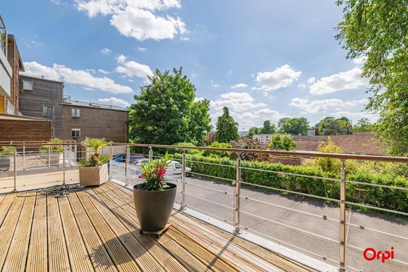 Appartement - 100 m² - 3 pièces