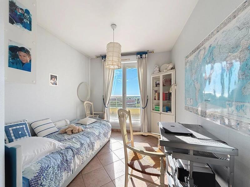 Appartement - 82 m² - 3 pièces