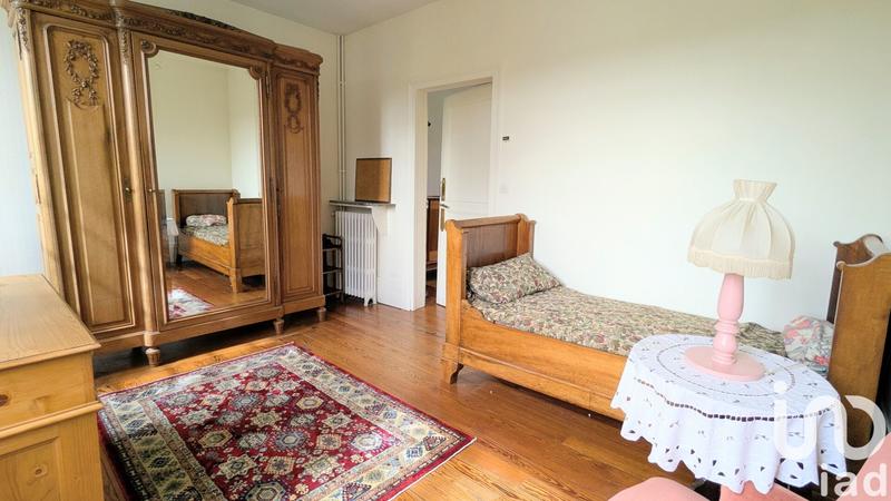 Maison - 203 m² - 8 pièces