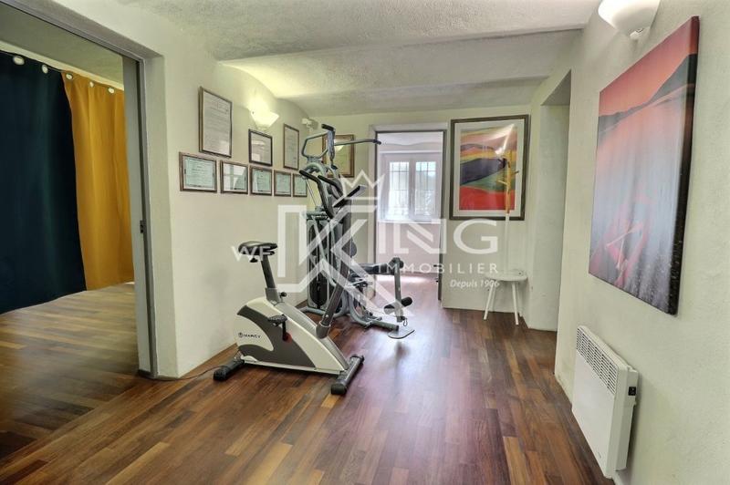 Local d'activité / Entrepôt - 104 m²