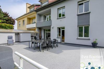 Maison - 265 m² - 10 pièces