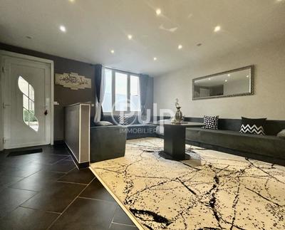 Maison - 185 m² - 12 pièces