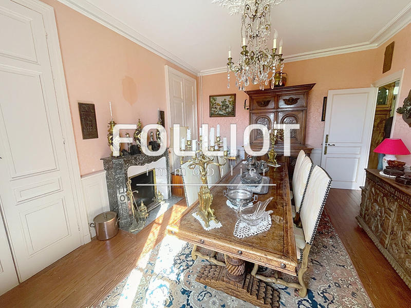 Maison - 200 m² - 8 pièces