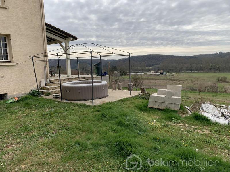 Propriété - 252 m² - 7 pièces