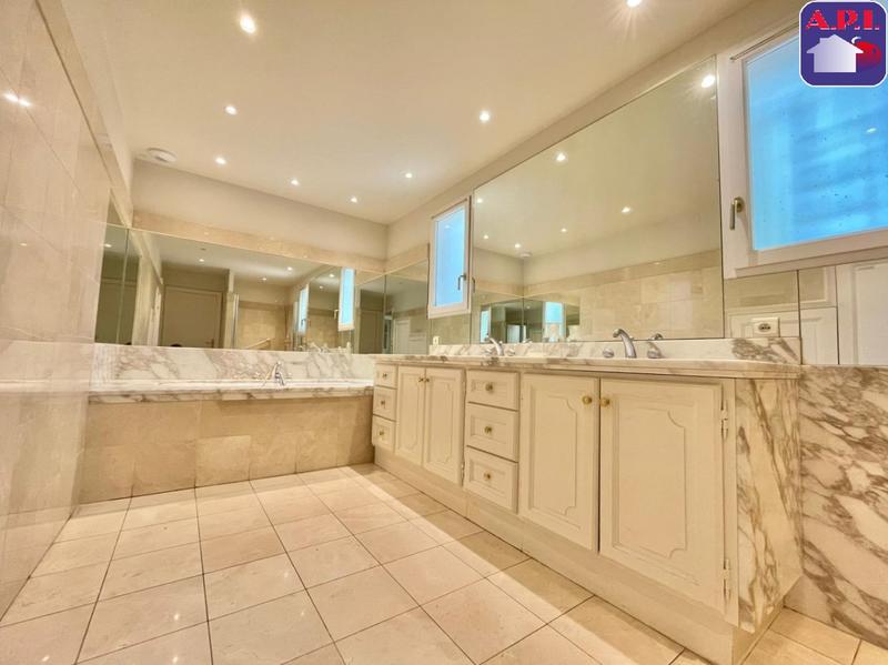 Maison - 190 m² - 4 pièces