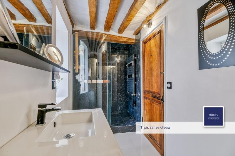 Maison ancienne - 221 m² - 9 pièces