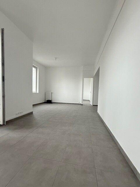 Appartement - 80 m² - 5 pièces
