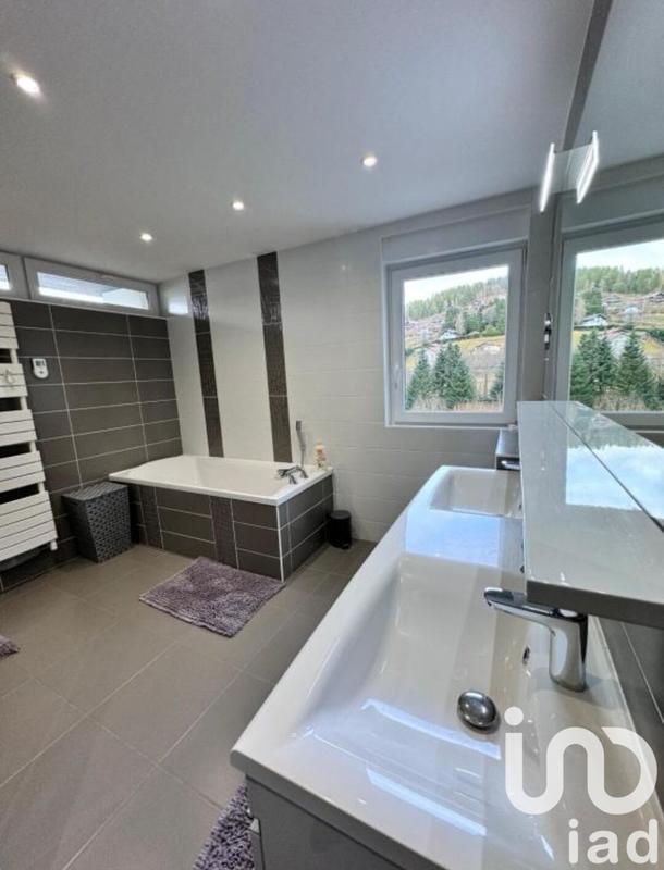 Maison de maîtres - 352 m² - 13 pièces