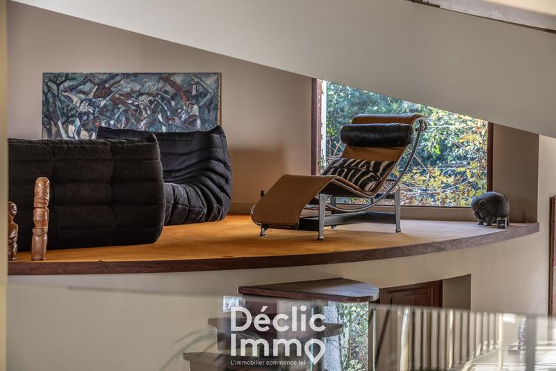 Maison - 280 m² - 8 pièces