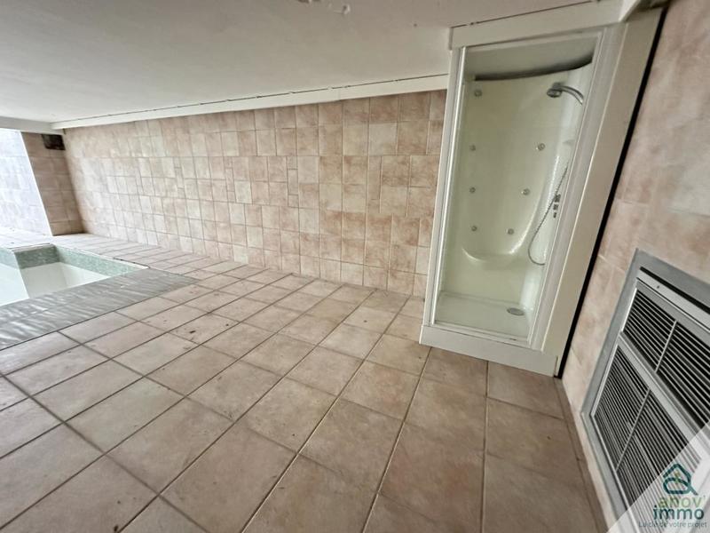 Propriété - 295 m² - 8 pièces