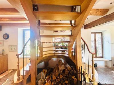 Propriété - 180 m² - 6 pièces