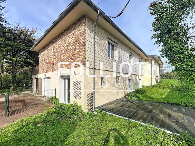 Maison - 205 m² - 10 pièces