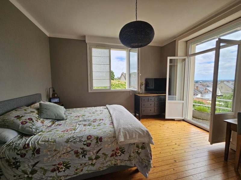 Maison - 251 m² - 10 pièces