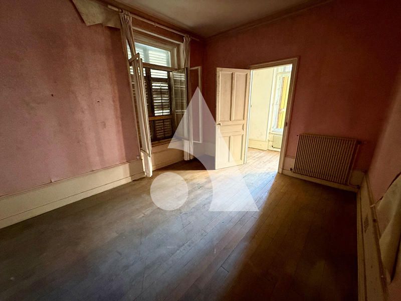 Demeure - 264 m² - 12 pièces