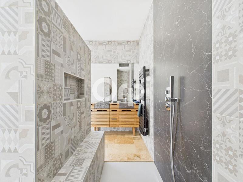 Maison - 180 m² - 5 pièces