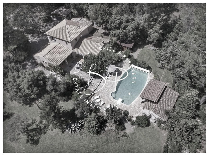 Maison - 183 m² - 7 pièces