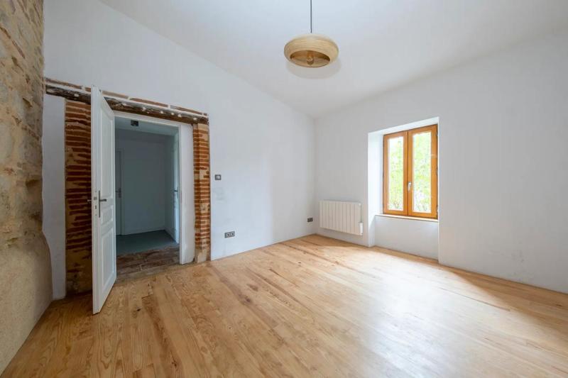 Maison - 202 m² - 6 pièces