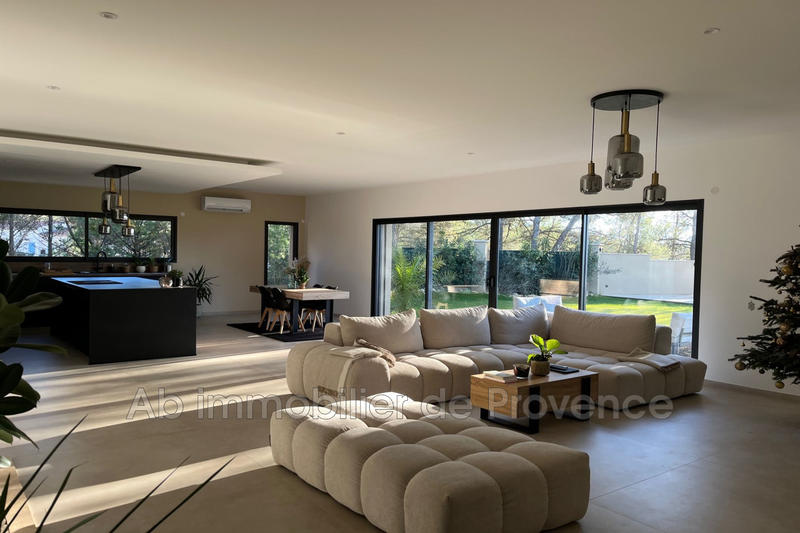 Maison contemporaine - 83 m² - 6 pièces