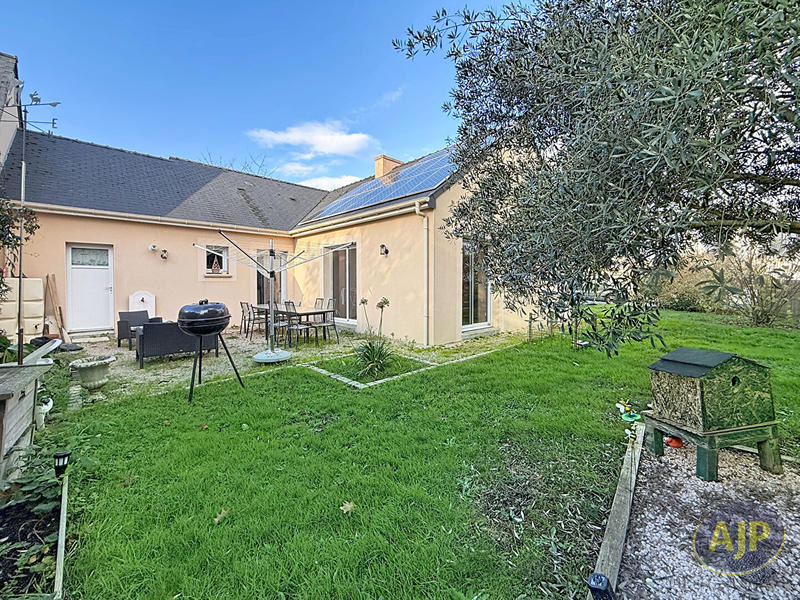 Maison - 99 m² - 5 pièces
