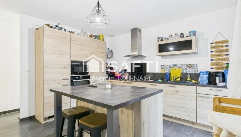 Maison - 99 m² - 4 pièces