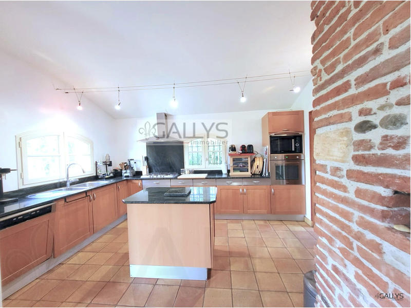 Maison traditionnelle - 158 m² - 5 pièces