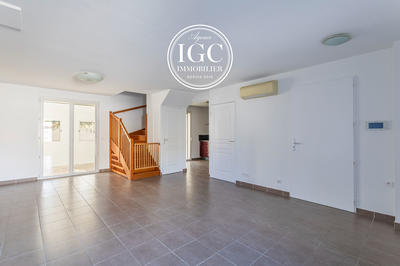 Maison - 102 m² - 4 pièces