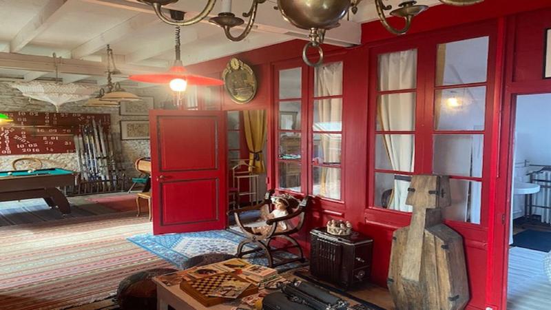 Propriété - 240 m² - 11 pièces