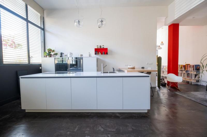 Loft - 323 m² - 6 pièces