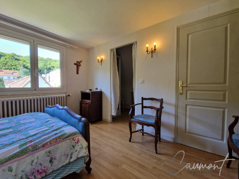 Maison - 262 m² - 9 pièces