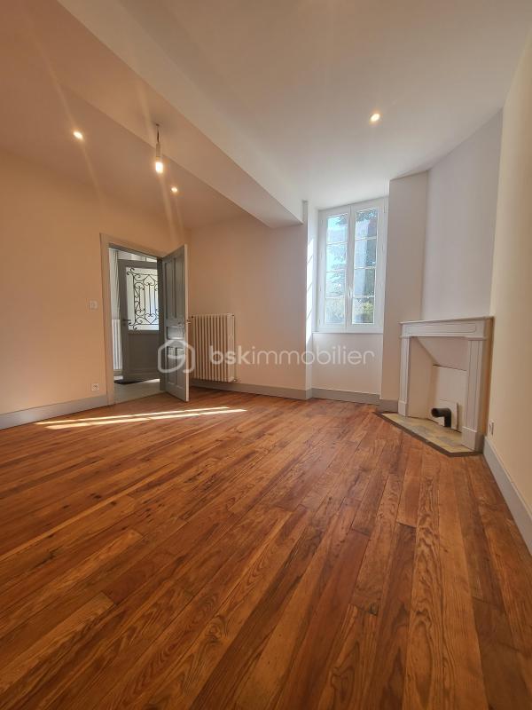 Maison en pierre - 97 m² - 4 pièces