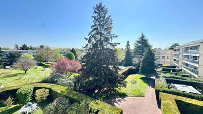 Appartement - 117 m² - 6 pièces