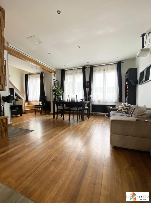 Maison traditionnelle - 100 m² - 5 pièces