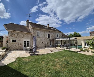 Maison - 350 m² - 7 pièces