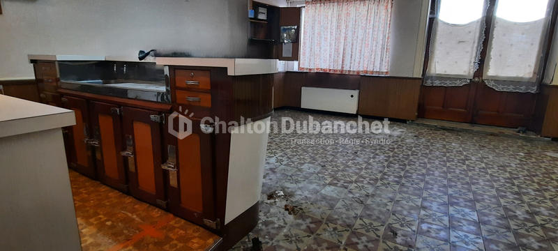 Maison - 195 m² - 8 pièces