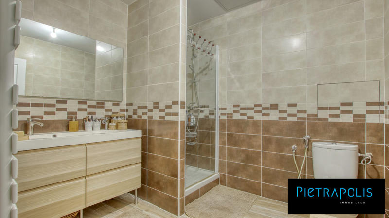 Appartement - 80 m² - 3 pièces