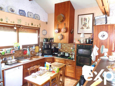 Maison traditionnelle - 190 m² - 7 pièces