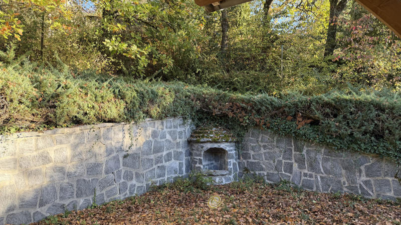 Maison - 300 m² - 7 pièces