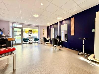 Magasins - 67 m² - 1 pièce